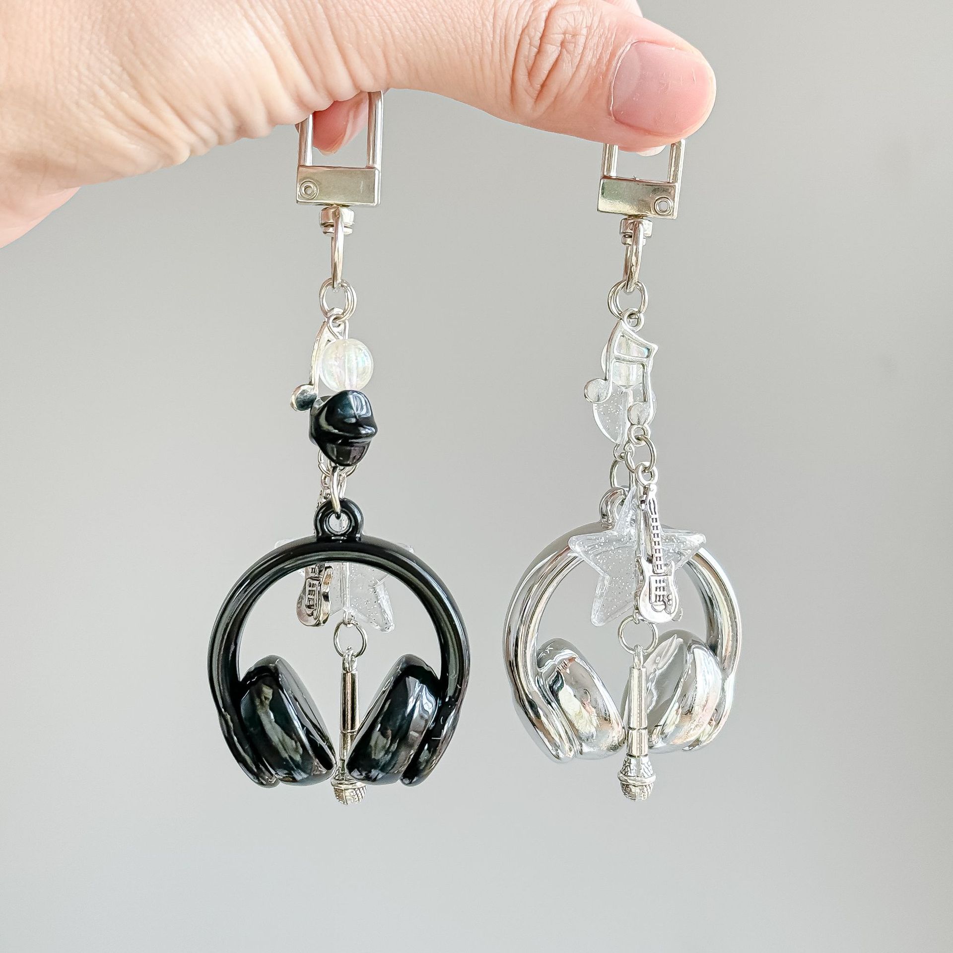 Retro Gaming Keychain - Ins Style Music Earphone Beaded Phone