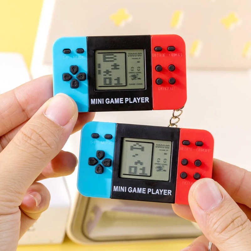 Retro Classic Tetris Game Hand - огляд і ціна Retro Gaming Keychain